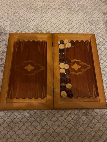 Dəbilqələr: Sovet İttifaqının 60 illiyinə həsr olunmuş nadir nərd taxtası. Tarixin — 3