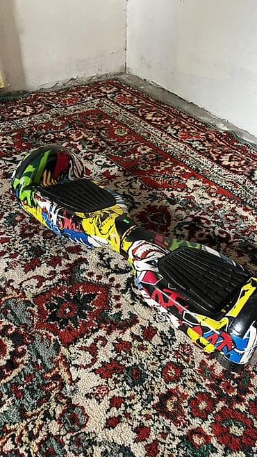 Rəngarəng “graffiti” dizaynlı hoverboard (self-balance skuter) coxdan — 1