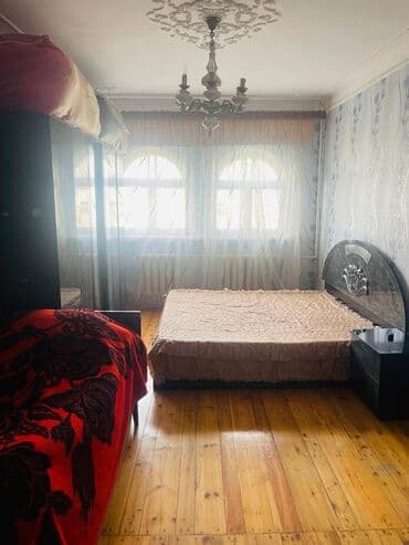 musfiqabadda ev satilir: Bakı, Yeni Yasamal, 4 otaqlı, Köhnə tikili, m. İnşaatçılar, 110 kv. m — 4