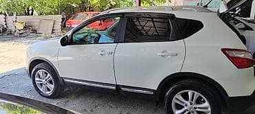 logan 2013: Nissan Qashqai: 2 l | 2013 il Krossover — 2