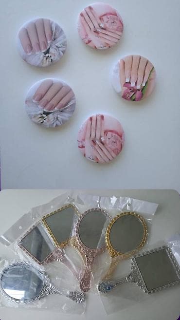 Şəxsi əşyalar: Güzgülər, balacalar 1,50; böyüklər 2,50. 20 yanvar metrosu çıxışı — 1