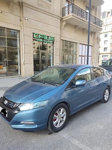 Şəxsi sürücü işi axtarıram. 13illik təcrübəm var. 41 yaşım var. Maşın