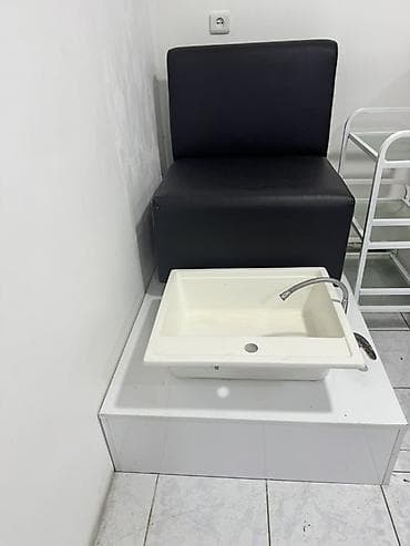 педикюр кресло: Pedikür üçün yuyucu bölmə və oturacaq dəsti - Rahat, arxalığı olan — 1