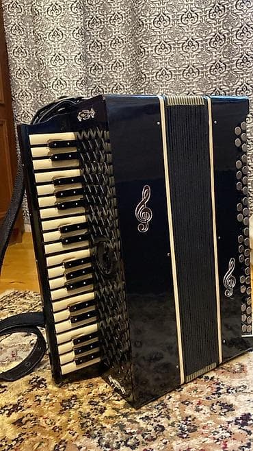 elektron gitara satisi: Qarmon + sərt futlyar - Klassik qara rəngdə qarmon, sağ tərəfdə — 2