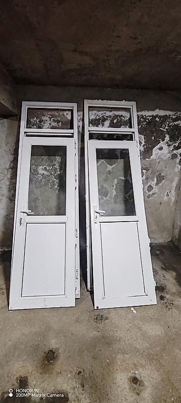 pvc qapi: Ağ rəngli PVC qapı dəsti – 2 ədəd Xüsusiyyətlər: - Material — 1
