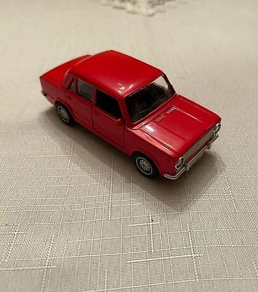 maşınlar oyuncaq: Kolleksiya üçün metal oyuncaq avtomobil modeli - Model: Klassik sedan — 2