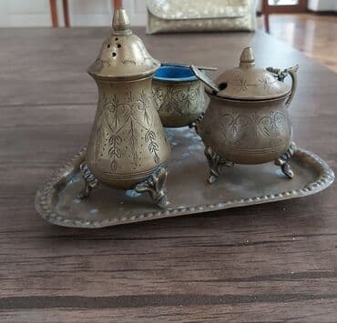 ваза для сладостей: Набор для соли перца старинныц
требует чистки — 1