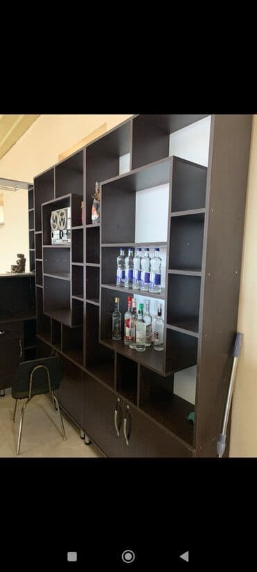 купить буфет в баку: Bar satilir. Hundurluk 237 sm. Qapilari 70 sm, eni 130sm, uzunluq — 3
