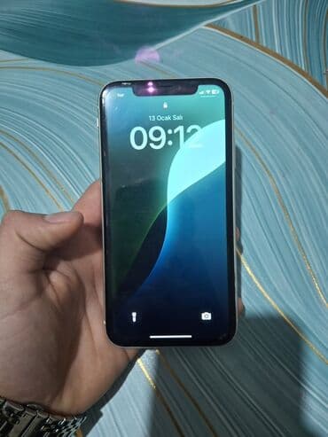 a 10 s: IPhone 11, Ağ, Face ID — 1