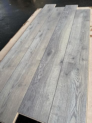 Boz palıd fakturalı laminat döşəmə panelləri - Rəng/naxış: Təbii ağac