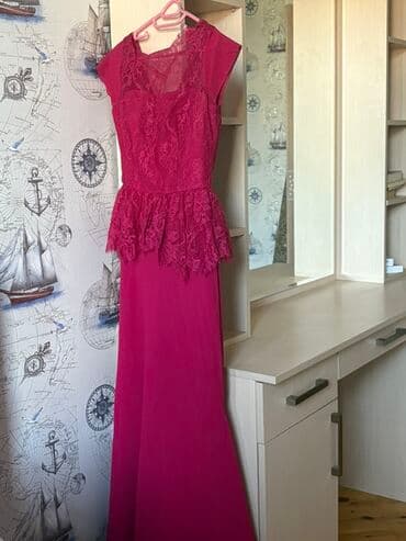 boyuk beden kilolu xanimlar böyük bədən ziyafət geyimləri: Zərif uzun ziyafət geyimi - Rəng: narıncı-qırmızı/mazenta tonlarında — 1