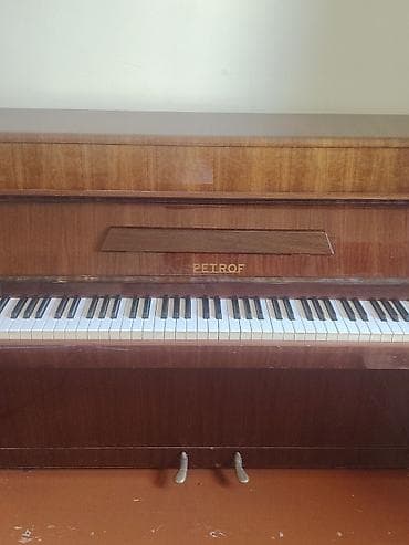 gitara balaca: Piano, Petrof, Akustik, İşlənmiş, Ünvandan götürmə — 3