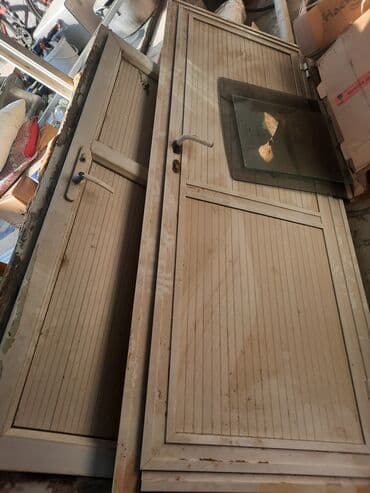 işlenmiş qapılar: PVC qapılar – 2 ədəd Xüsusiyyətlər: - Material: PVC/profil plastik - — 2