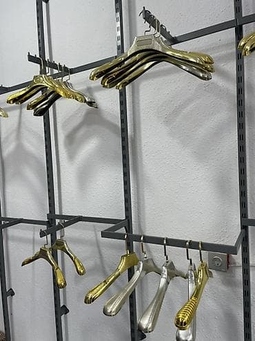 Premium metal şkaf asılqanları – qızılı və gümüşü rənglər - Material