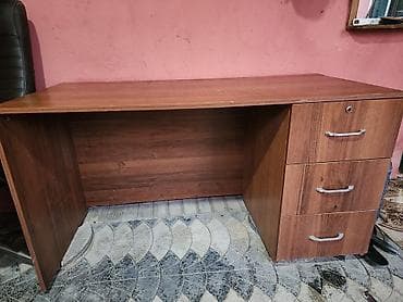 rasladuşka satışı: Ofis/iş masası – ağac dekorlu, sağ tərəfdə çekmecəli model Stol mağaza — 1