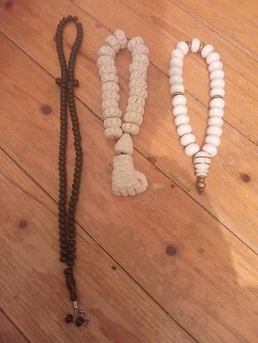 gumus dest: Məhsul: Təsbeh dəsti (3 ədəd) Təsvir: - Qəhvəyi təsbeh: Xırda, eyni — 1