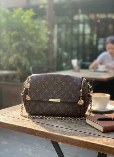 səyahət çantası: Çiyin çantası, Louis Vuitton, İşlənmiş — 1