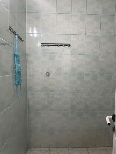 шеки: 200 м², 7 комнат, Газ, Электричество, Водопровод — 3