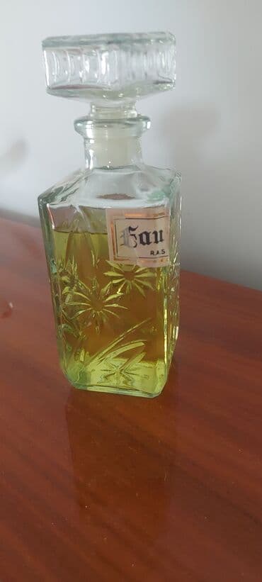 Vintaj 1984il 19sm 300ml odikolon xrustal grafində.Moskva şəhərindən