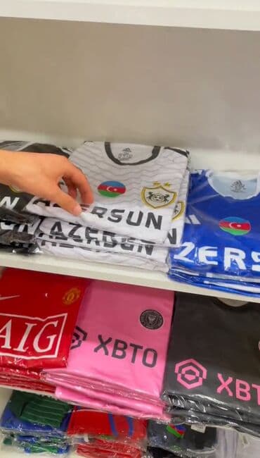 футбольная форма новая: Məhsul: Futbol formaları (klub və yığma kolleksiyası) Təsvir: - — 2