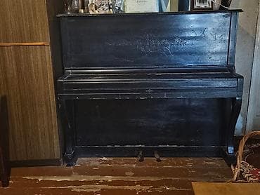 gitara akustik: Salam qedimi piano belarusya islek veziyyetde maştaga yerlesir.endrim — 2