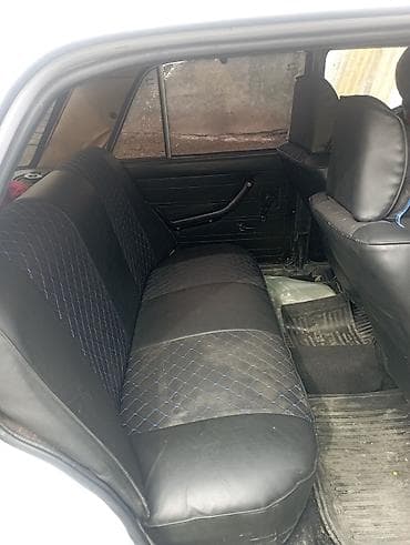 velosiped diski: Model: VAZ 2106 (Lada), sedan Rəng: Ağ Kuzov: 4 qapı, klassik kvadrat — 6