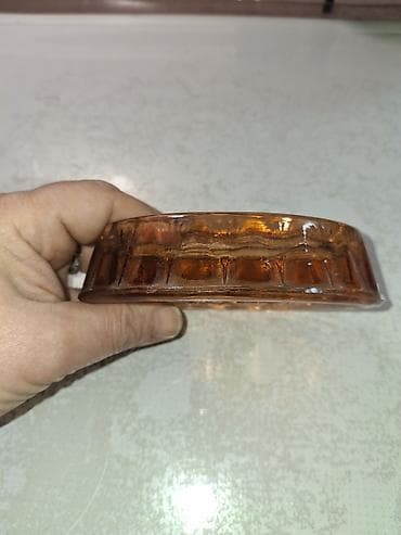 karaca: Винтажная пепельница. Медное стекло. Состояние идеальное. Страна — 2