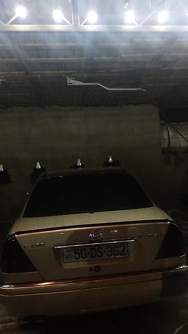 nomre altligi: Mercedes-Benz C 200 (W202) sedan - Kuzov: sedan, qızılı/bej rəng - — 6