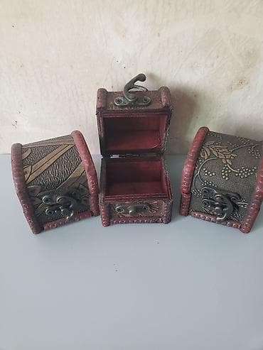 Mini dekorativ şkatulka - Ölçü: 6 × 5 × 6 sm В объявлении цена за