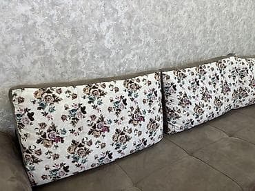 qatlanan masa: Künc divan, Qonaq otağı üçün, Açılan — 2