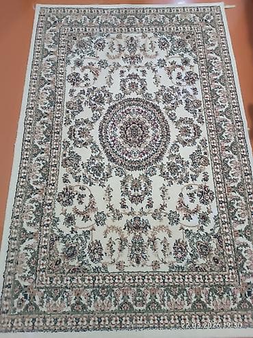 Klassik naxışlı xalça - Üslub: Şərq motivləri ilə klassik medalyon