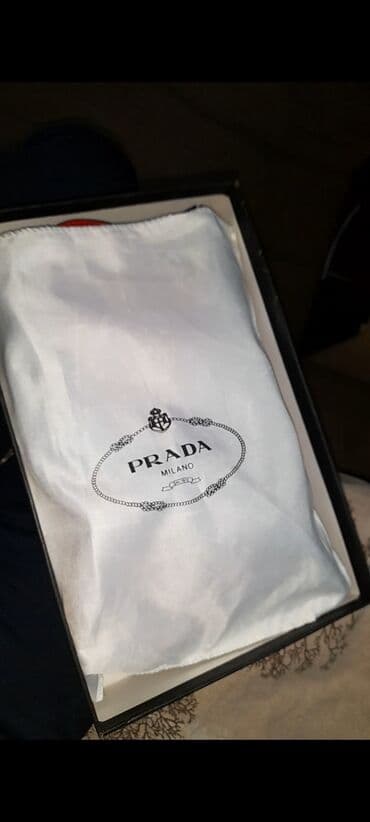 çanta modelləri: Çiyin çantası, Prada — 2