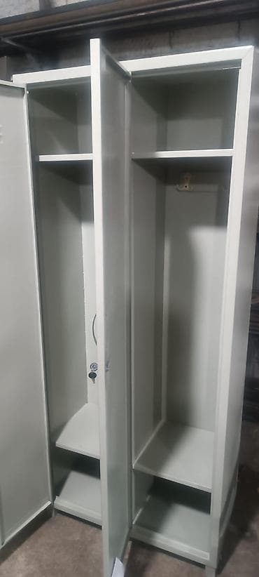 şkaf ucuz: Metall şkaf – 2 qapılı, kilidli, havalandırma dəlikli. Xüsusiyyətlər — 2