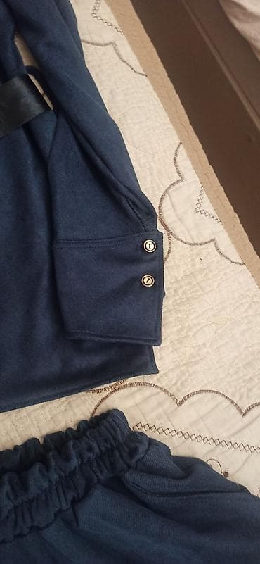 xonca desti: Dəst qadın üçün təzə kimi tünd göy. l razmer.materialı çox gesenkdi 20 — 6