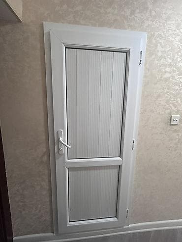 PVC qapı – ağ rəng, ikizonal dizayn Olcu eni 70sm Hundurluyi 1,84 - — 2
