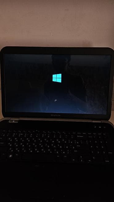 Dell: . Şəxsi istifadə etdiyim, səliqəli baxılmış noutbukumu satıram. Model — 5