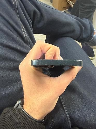 aple 8: IPhone 13, 128 GB, Göy, Face ID — 3