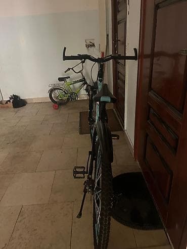 24 dyumlu velosiped: 26 ölçülü Velosiped satılır. 250azn-ə alınıb. Sürmeye ehtiyac — 5