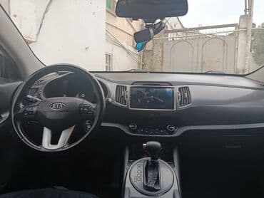 optima kia: Kia Sportage: 2 l | 2011 il Krossover — 3