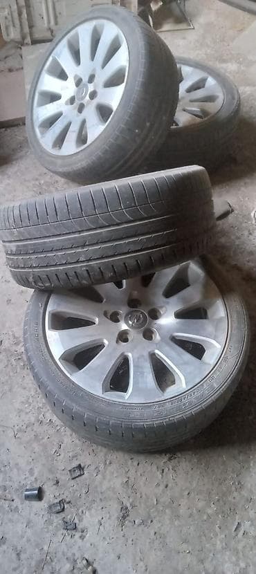 Шины: Колесо Nissan 245 / 45 / R 18, 5 Болтов — 1