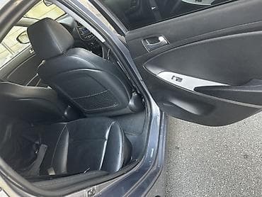 Hyundai Accent: 1.4 l | 2016 il Sedan — 6