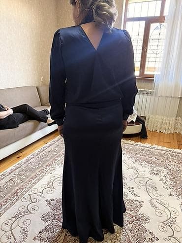 cins donlar 2020: Tünd göy rəngdə zərif atlas dəst – bluz və ətək - Parça: atlas/saten — 4