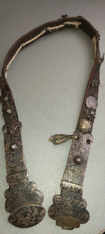 Digər əntiq əşyalar: Gümüş kəmər. 1890-cı ilin kəməridir. Pul lazım oldugundan ucuz — 2