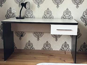 İşlənmiş, Dördbucaq masa