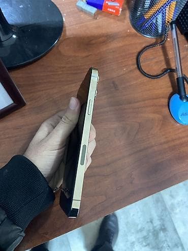 Компьютеры, ноутбуки и планшеты: IPhone 13 Pro, Золотой — 3