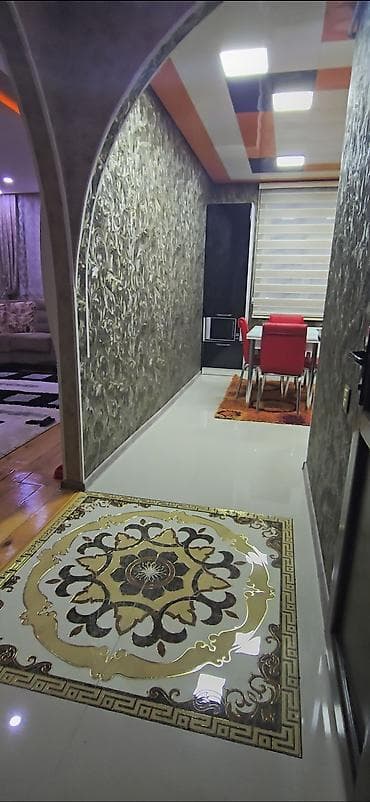 ikinci el matras: Mətbəx mebeli dəsti - Dizayn: Parlaq qara alt modullar və narıncı üst — 2