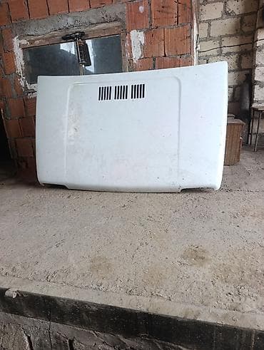 Məhsul: Avtomobil kapotu Təsvir: - Rəng: ağ - Material: metal - Üst
