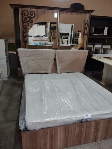 Матрасы: Двуспальная кровать, Шкаф — 1