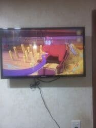 cat ekran: İşlənmiş Televizor Samsung LED ekran 32" Ünvandan götürmə — 2