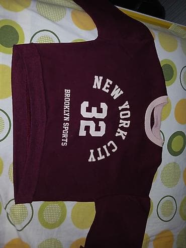 Svitşotlar: 2 ci el geyimler. ümumilikdə 35 azn. geyimlerin hec birinin lekesi — 4